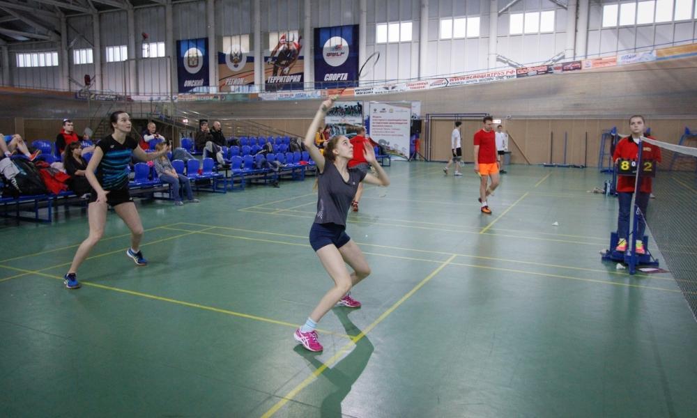 Ведущие бадминтонисты страны поборются за награды в Омске 