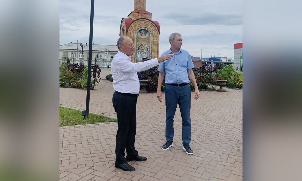 Александр Артемов проверил ход благоустройства в Любинском районе
