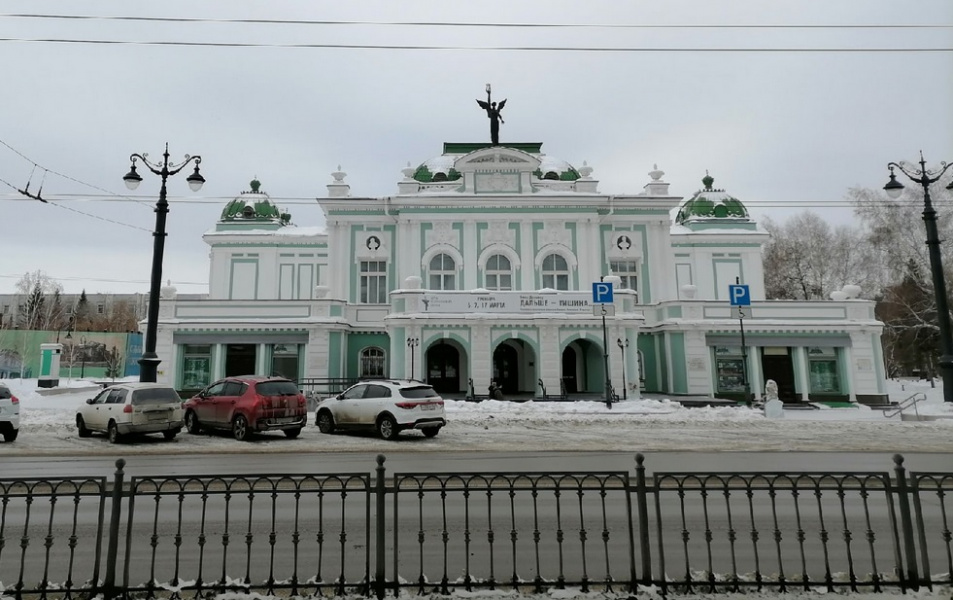 Омский драмтеатр прощается с четырьмя спектаклями