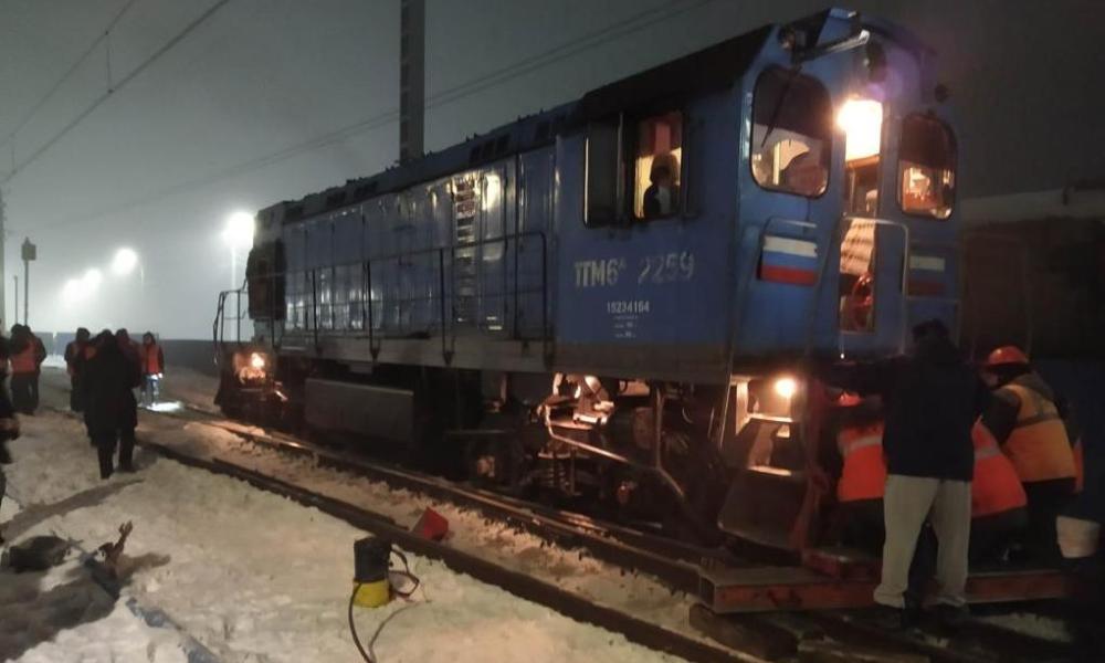 В Омской области с рельсов сошёл тепловоз 