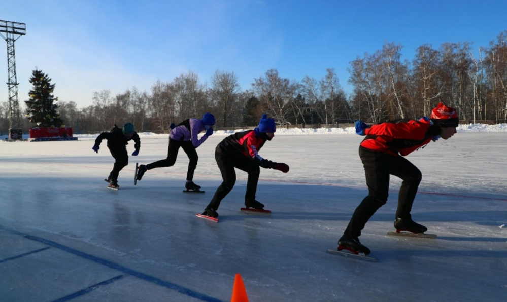 В турнире по конькобежному спорту «Лёд надежды нашей» приняли участие около 200 человек