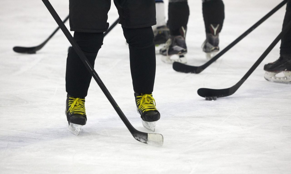 IIHF обсудит возможность переноса ЧМ-2023 из России 
