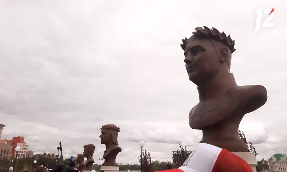 Омичам покажут фильм о создании Аллеи олимпийских чемпионов