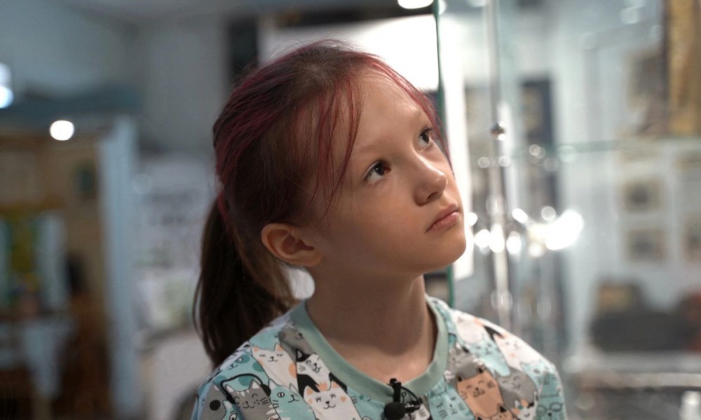 Юная героиня «Сибирячек» Арина поучаствовала в поисках информации о жизни легендарной девочки Адели