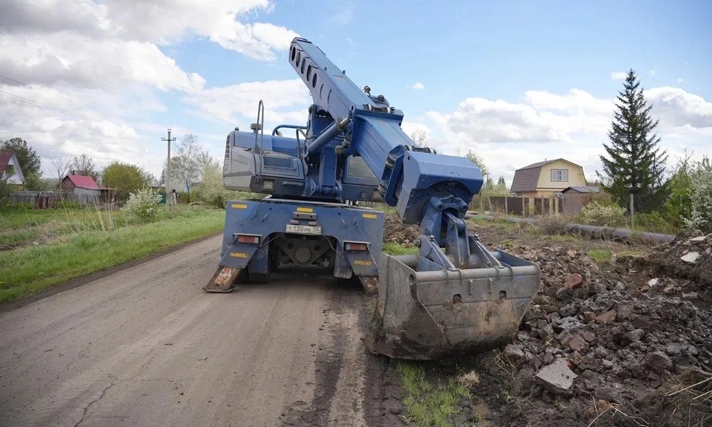 Завершается сооружение водоотвода вдоль железной дороги в Осташково