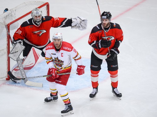 Омский "Авангард" проведёт два матча подряд в Шанхае