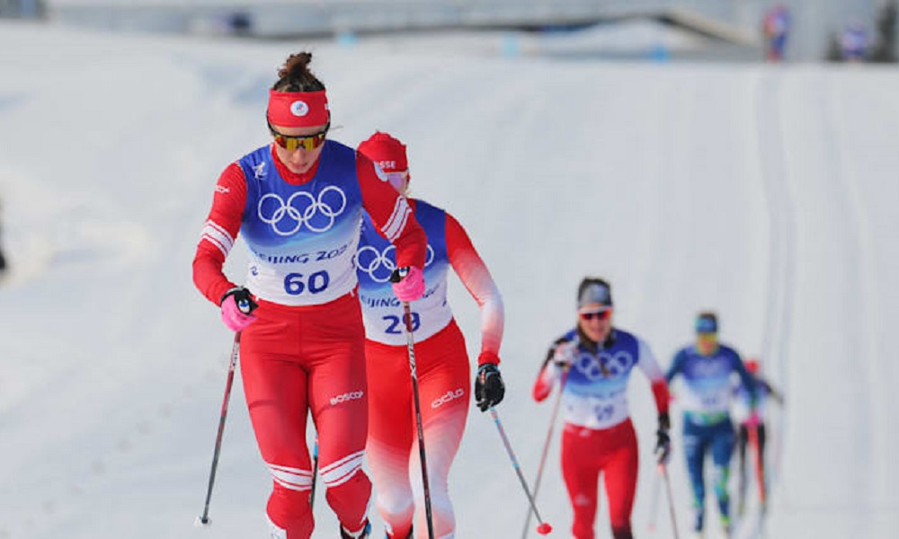 Женская эстафета: сборная России забрала золото в лыжных гонках на Олимпиаде-2022