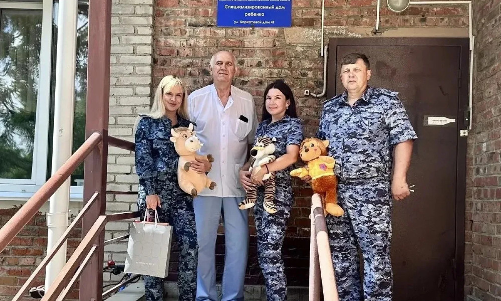 Сотрудники омской ИК-7 подарили праздник воспитанникам Дома ребёнка