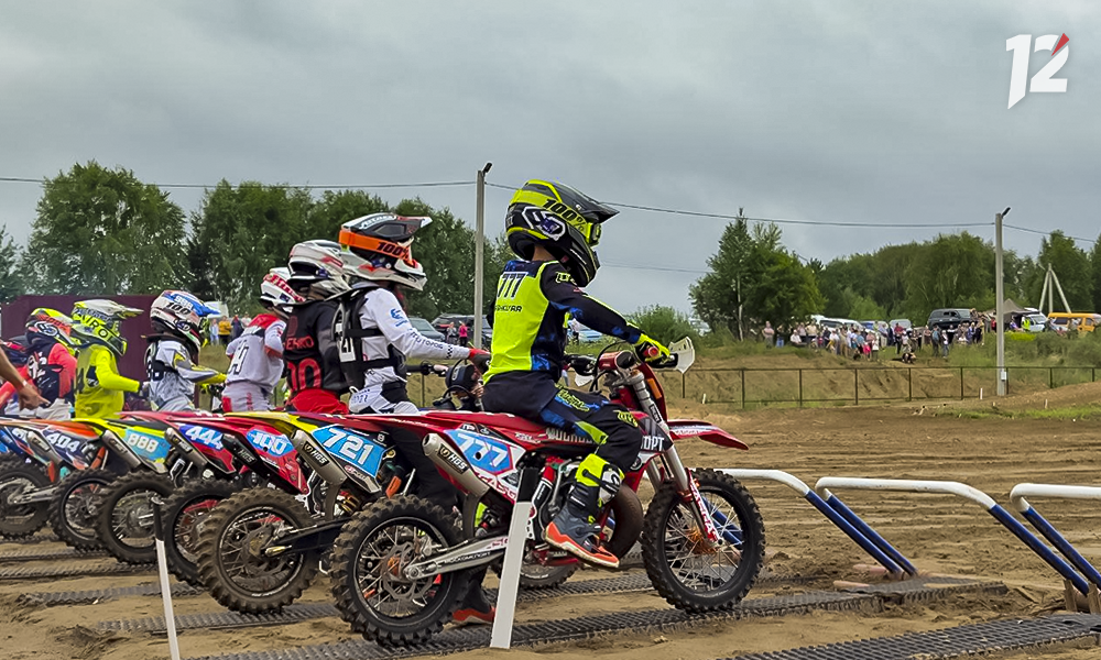 Рёв моторов и адреналин: в Омской области состоялся чемпионат России по мотокроссу