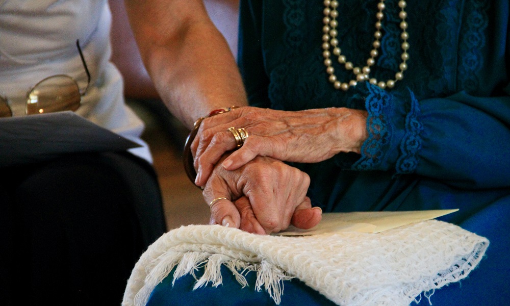 В Омске 19-летний «курьер» за день забрал у обманутых пенсионерок 2 млн рублей