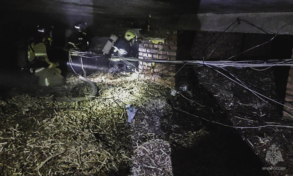 В Омске загорелась пятиэтажка на улице 10-й Чередовой 