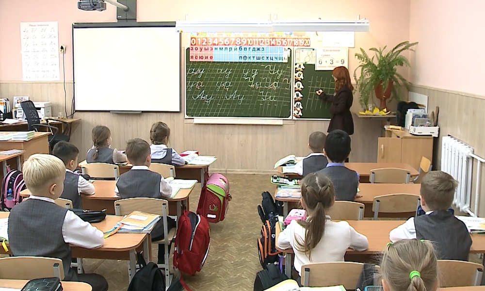 В министерстве образования напомнили, что в морозы омские школьники могут пропускать уроки