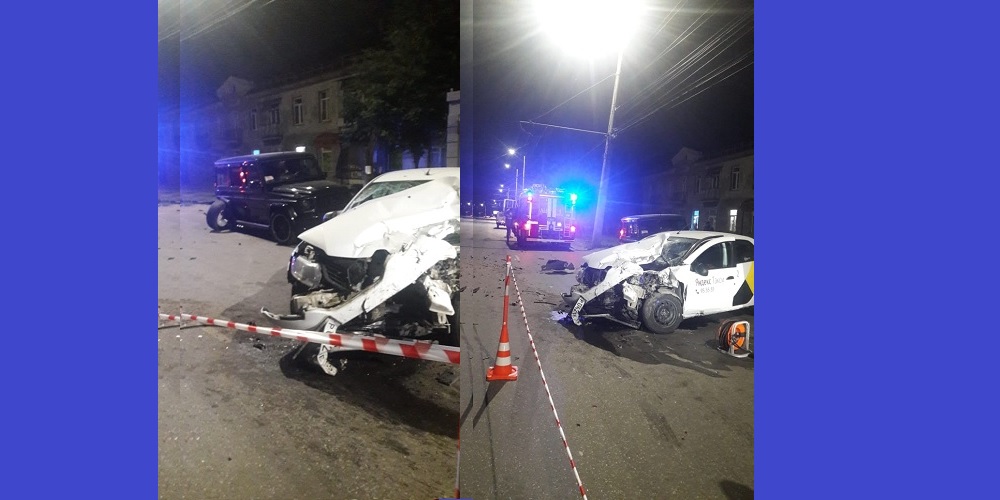 В Омске после столкновения Mercedes-Benz с Renault погибли двое