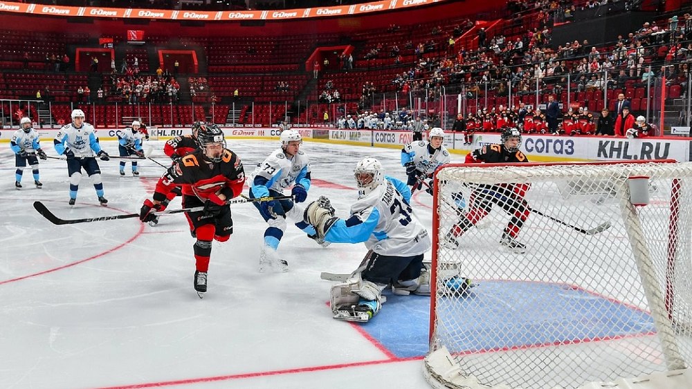 «Омские ястребы» в рамках чемпионата МХЛ сыграют с «Молотом» из Перми