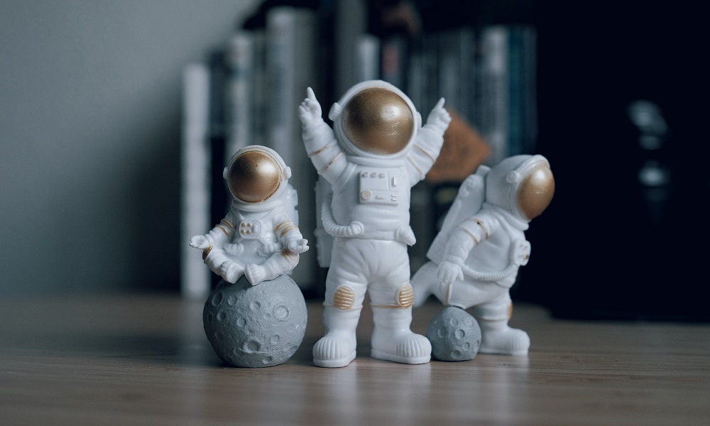 Больше половины омичей в детстве мечтали стать космонавтами 