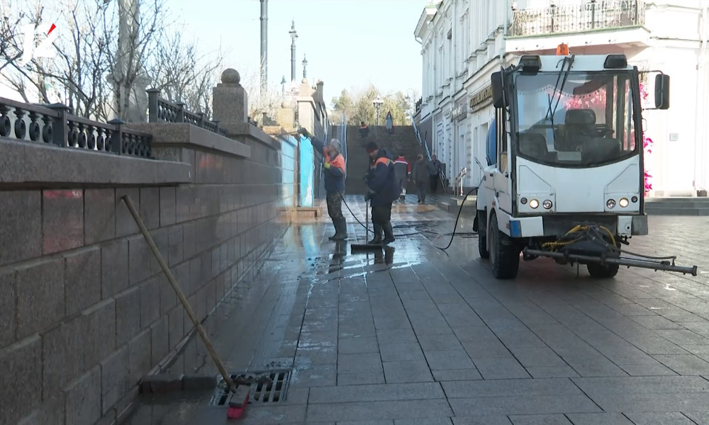 В Омске коммунальные службы выполняют масштабную уборку