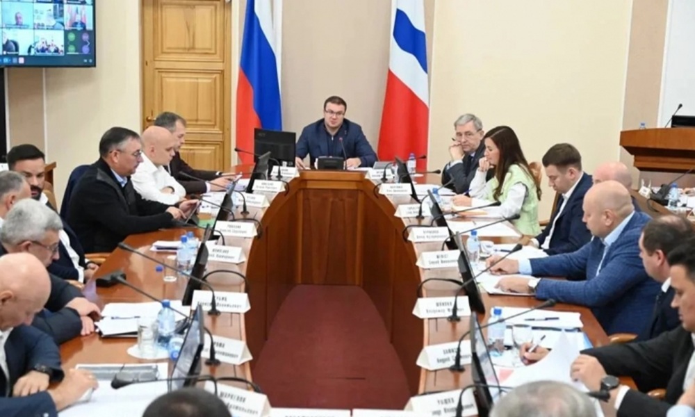 Виталий Хоценко поручил усилить контроль за дикими животными у населённых пунктов