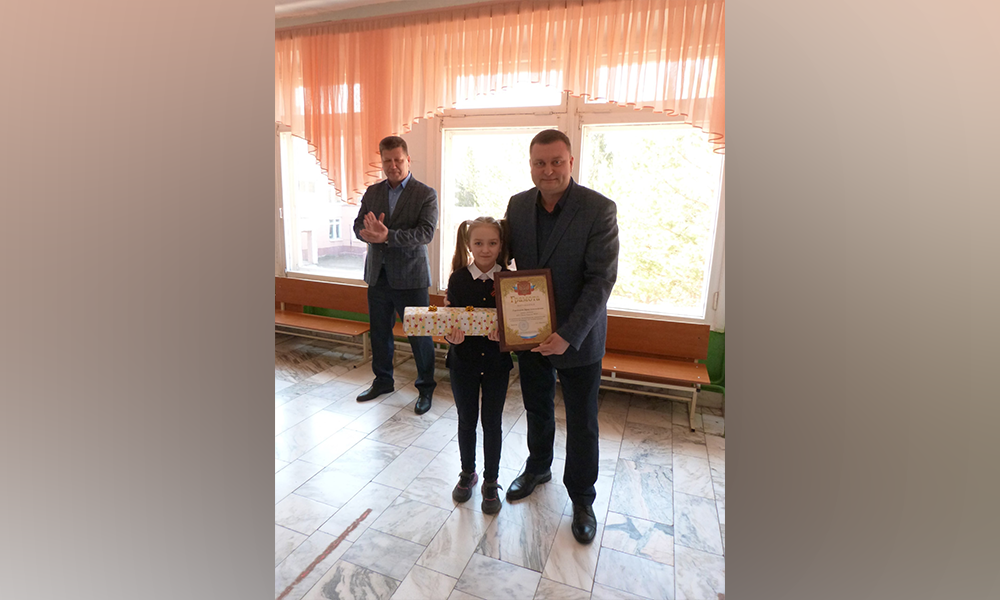 Омская третьеклассница спасла застрявшую на балконе омичку