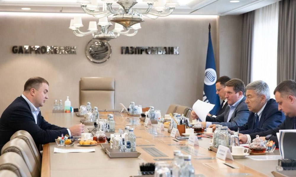 Виталий Хоценко обсудил с руководством Газпромбанка реализацию инфраструктурных проектов Омской области