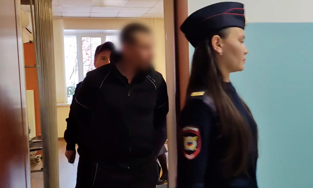 В Омске мужчина до смерти избил 18-летнюю беременную девушку