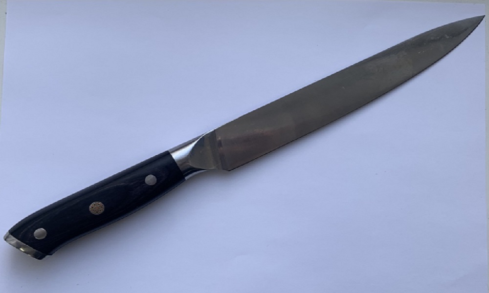 Омич несколько раз ударил знакомого ножом