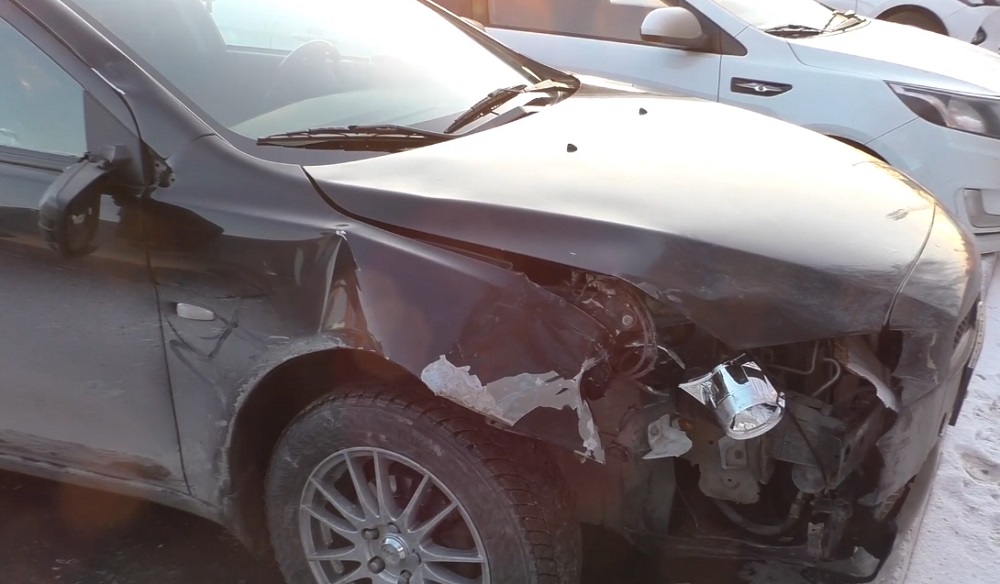 Омский водитель, который сбил женщину и уехал, сам пришёл в полицию