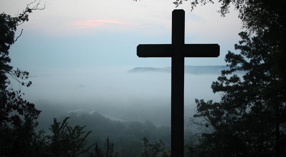 Из-за неутихающей ненависти к покойнику омичка разрушила его могилу