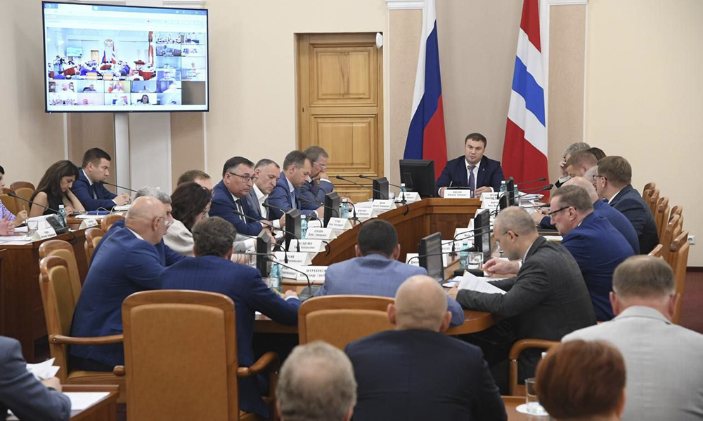 Виталий Хоценко сообщил, что за счёт допсредств предоставят ещё 69 жилищных сертификатов для детей-сирот