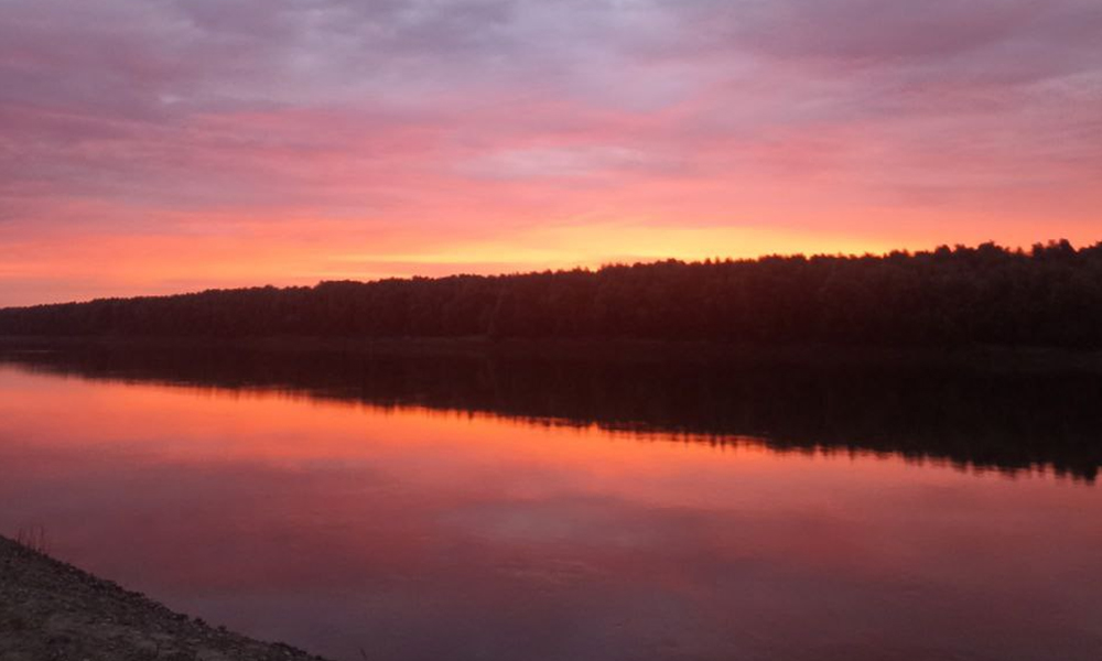 Живописные рассветы на Иртыше сняли на фото