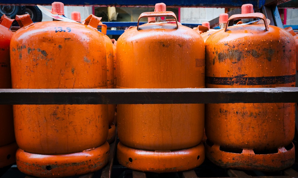 В Омской области будут судить молодого заправщика за гибель пожилой пары 