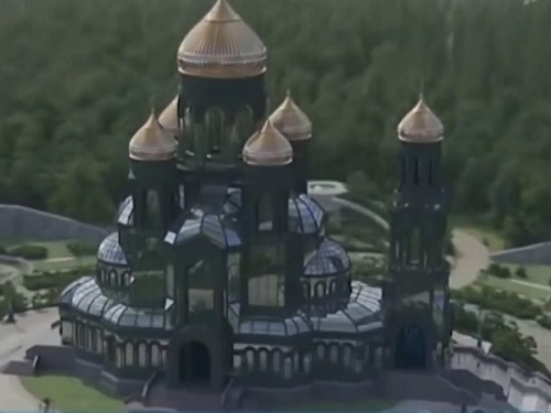 Фотографии омичей-героев войны украсят территорию главного храма Вооруженных сил