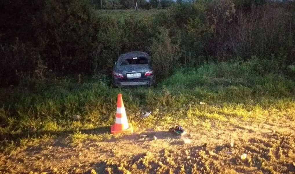 На омской трассе погиб водитель иномарки, вылетев в кювет