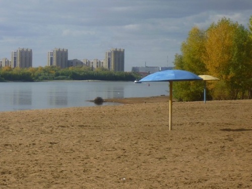 Омские пляжи начали готовить к лету