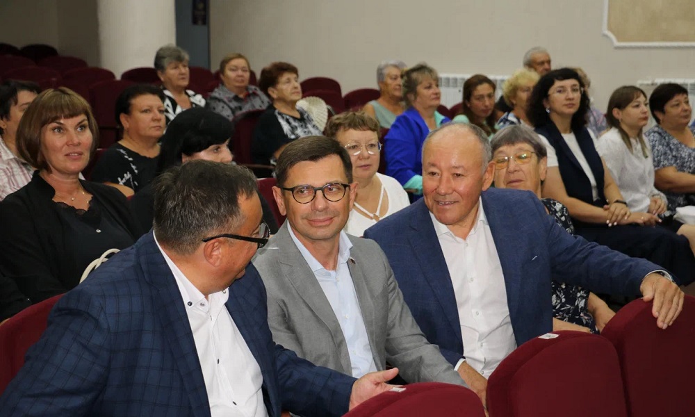 Депутат Госдумы Игорь Антропенко посетил с рабочим  визитом Любинский район