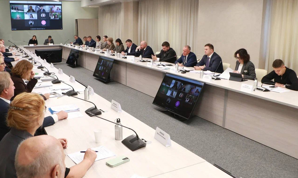 Виталий Хоценко провёл первое заседание Совета по устойчивому развитию региона