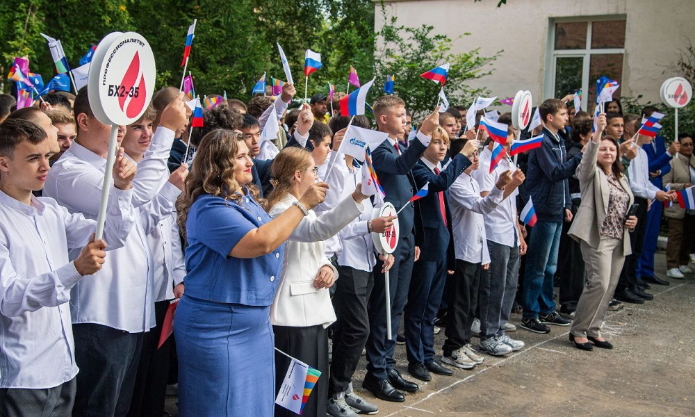 Перспективная карьера со школьной скамьи: Омский НПЗ помогает школьникам начать путь в профессии