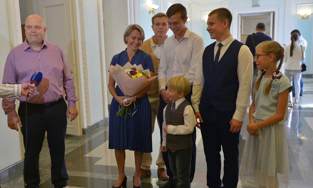 Во Всероссийском конкурсе «Семья года — 2021» победила семья омичей