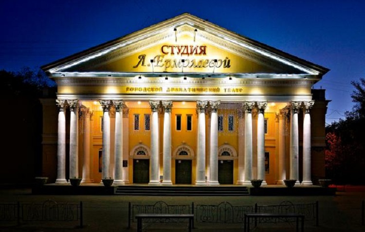 Театр "Студия" Любови Ермолаевой" приглашает омичей на премьеру