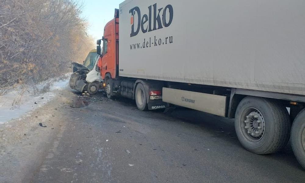 Водитель фуры, который в прошлом году в Омске протаранил маршрутку, предстанет перед судом 