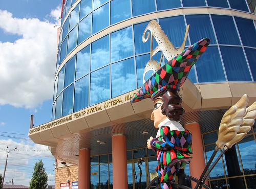 Омск встречает кукольников со всего мира