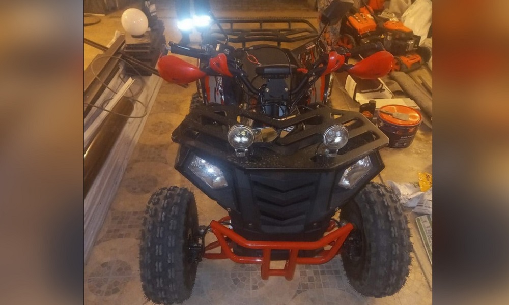 В Омском районе девушка упала с квадроцикла и получила травмы