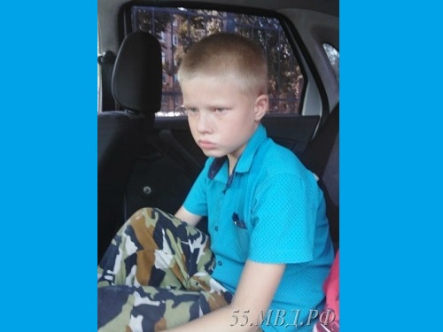 В Омске пропал мальчик в синей футболке и шортах