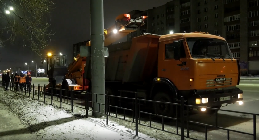 Гололедица и снежные заносы на дорогах омским водителям не грозят
