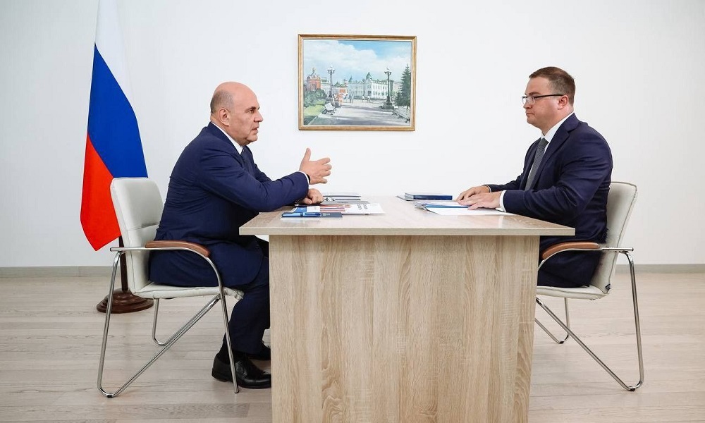 Председатель Правительства РФ Михаил Мишустин поздравил Виталия Хоценко и омичей с Днём защитника Отечества