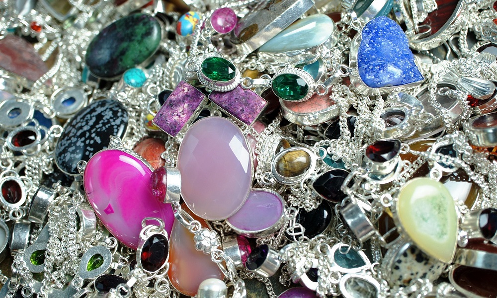 Омич украл ювелирные украшения на сумму больше 220 тысяч рублей и уехал в Новосибирск