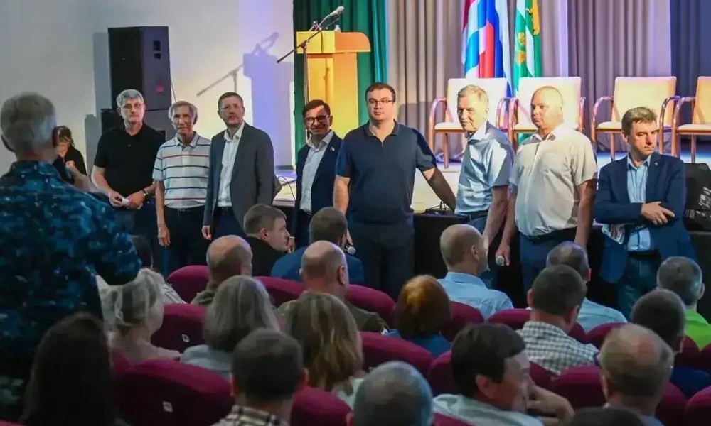 Виталий Хоценко провёл встречу с жителями Знаменского района
