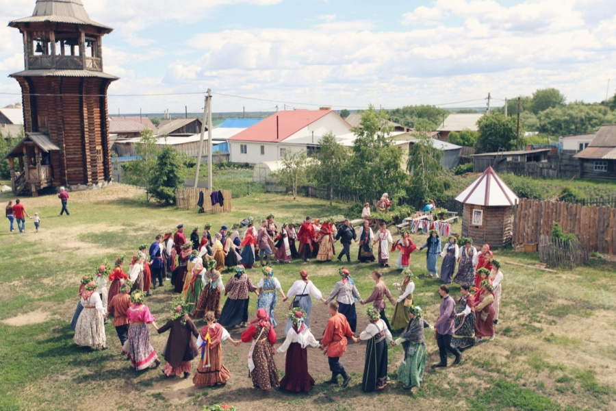 Ухоженный зоопарк, купеческие особняки, археологические памятники: почему Большеречье - рай для туристов