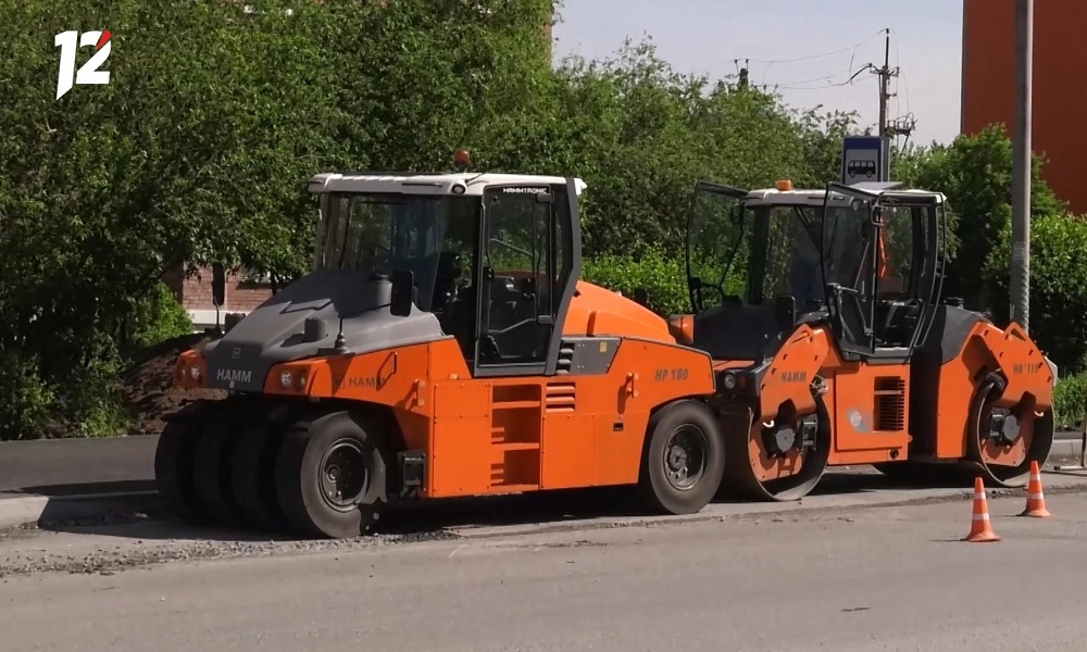 В 2025 году две омские улицы отремонтируют два разных подрядчика
