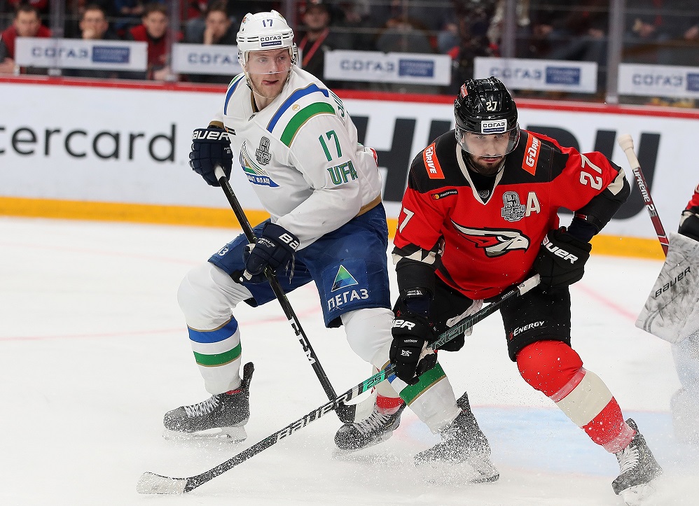 На защитника "Авангарда" Вячеслава Войнова претендуют сразу 3 клуба КХЛ