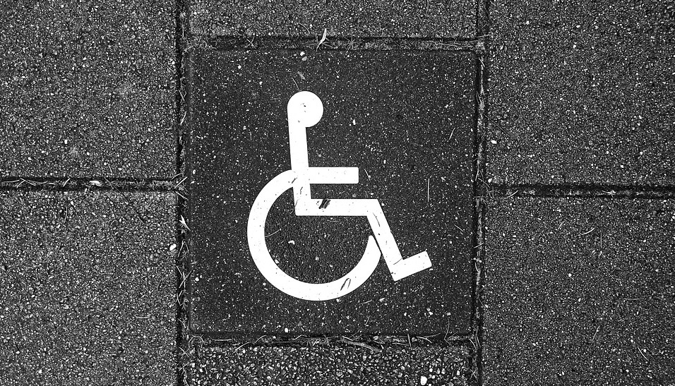 Омские дорожники устанавливают пандусы для инвалидов сразу на 14 улицах